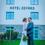 Edvard アパートホテル