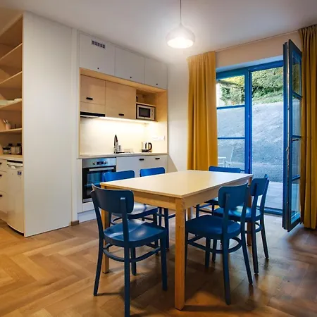 Edvard Aparthotel *